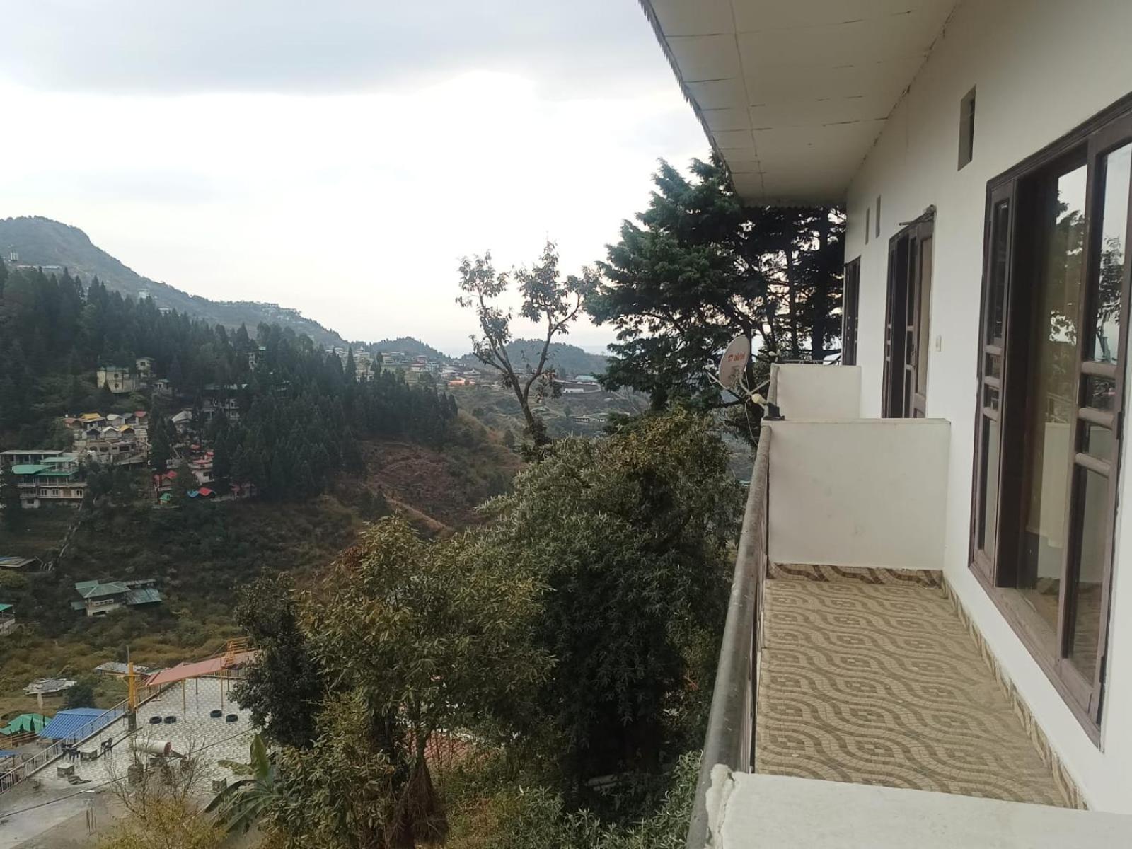 Hotel Himalayan Village Mussoorie Exterior photo